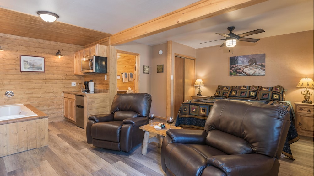 Upper Canyon Inn & Cabins - photo 103