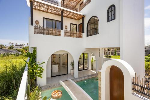 2bd Mediterranean Canggu Villa with Rooftop and Private Pool — 4-Star Luxury Hotel in Canggu, Indonesia