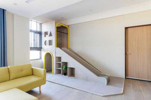 Richen Shanshan - carbon neutral hotel in Unknown City
