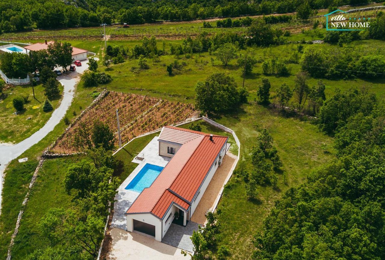 Villa New Home Villa with Pool in Imotski Near Makarska — 4-Star Luxury Hotel in Imotski, Croatia