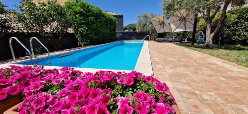 Villa Con Fascino Antico E Comfort Moderno — 4-Star Luxury Hotel in Trecastagni, Italy