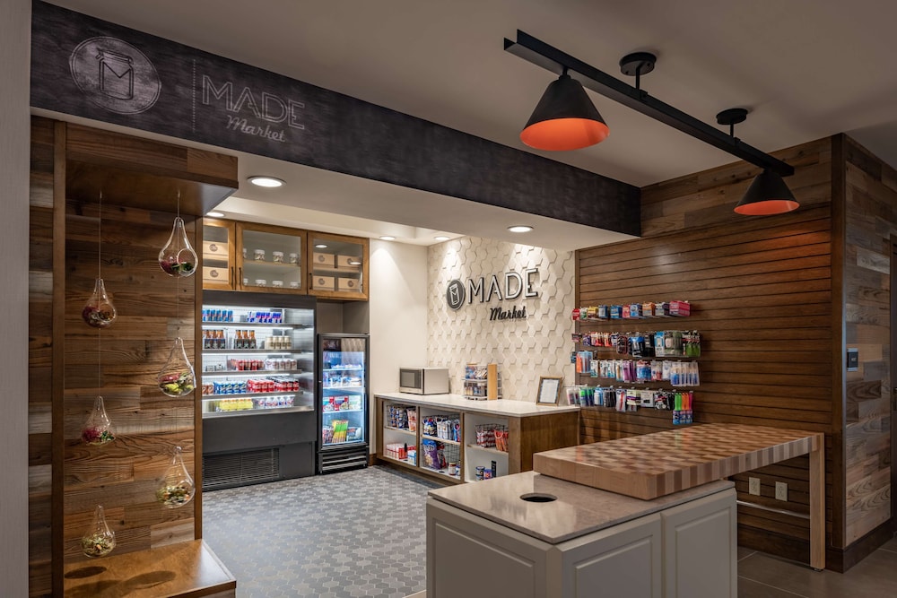 DoubleTree by Hilton Dallas Farmers Branch - photo 28