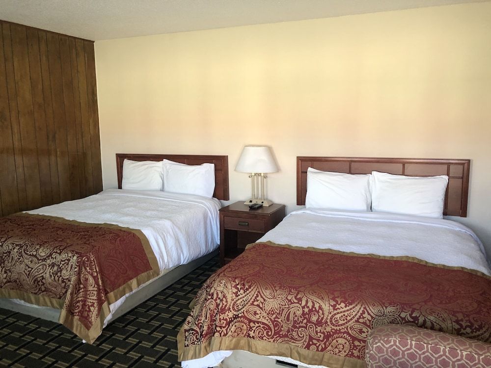 Big 12 Motel Broken Bow NE - photo 10