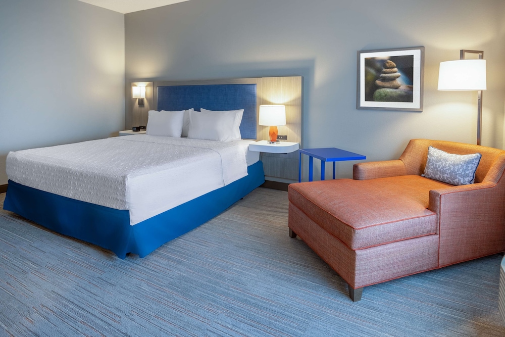 Hampton Inn Harriman Woodbury - photo 16