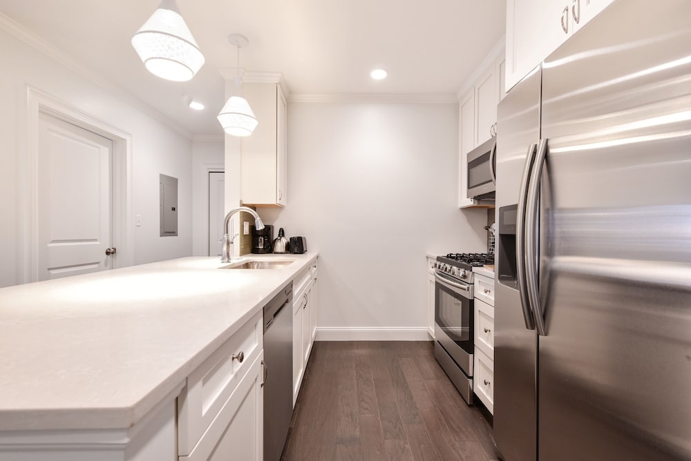 Global Luxury Suites at South Boston - photo 16
