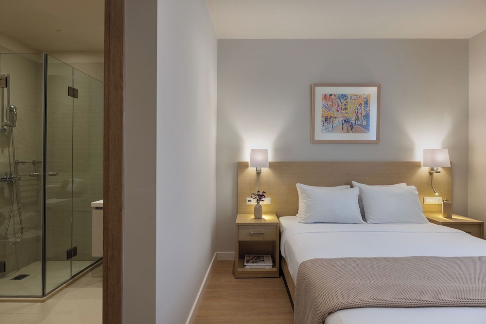 Gallery Port Tower Piraeus — 5-Star Luxury Hotel in Piraeus, Greece
