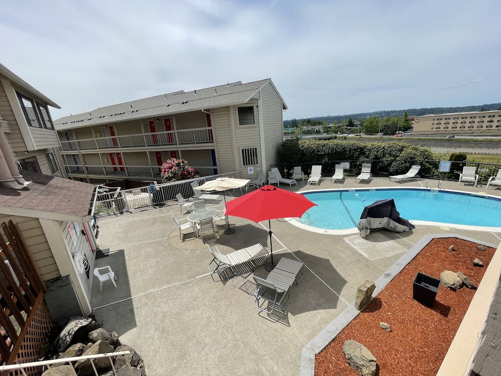 Sunnyside Inn & Suites - photo 86