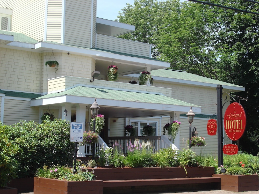The Grand Hotel — Ogunquit