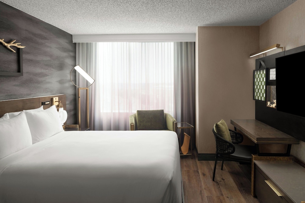 Renaissance Chicago North Shore Hotel - photo 26