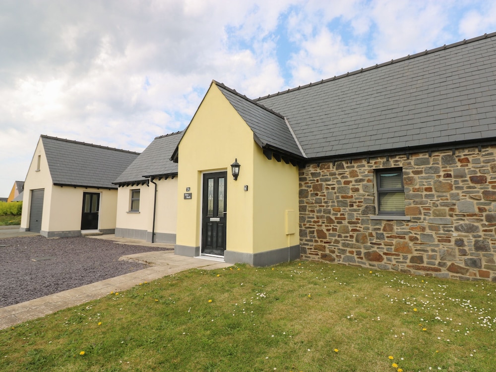 Tlws Bach — 4-Star Luxury Hotel in Haverfordwest, United Kingdom