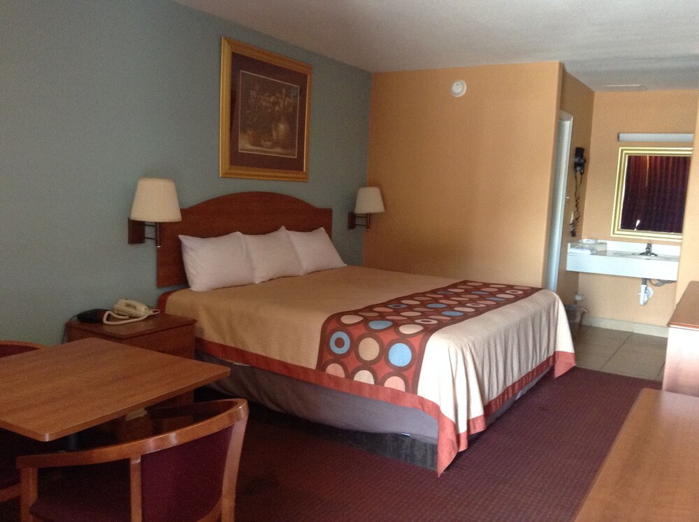 Sky Palace Inn and Suites Laredo - photo 9
