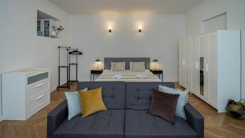 Elegant 1BR Vake Apt for 3 By Wehost