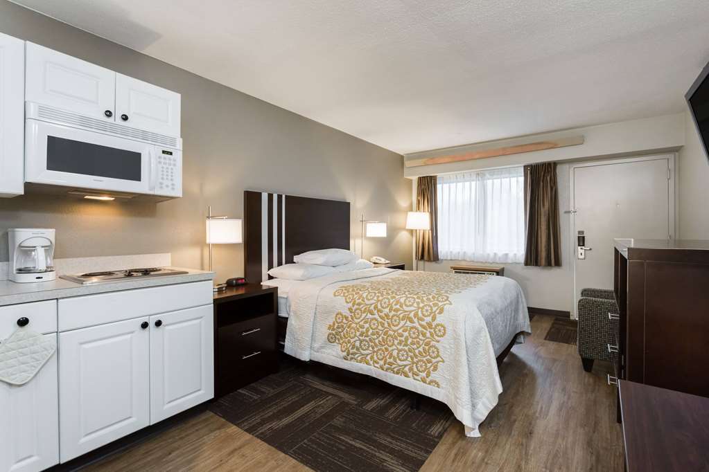 Days Inn by Wyndham Harrisburg North - photo 13