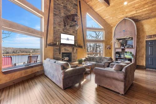 Happiness Within Lakefront - carbon neutral hotel in Branson