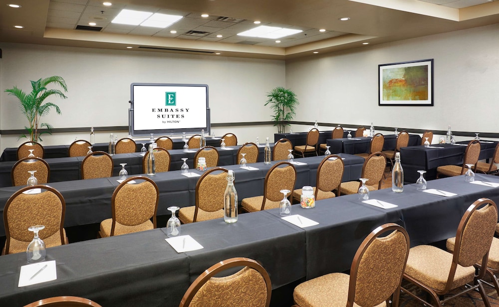 Embassy Suites by Hilton Phoenix Scottsdale - photo 71