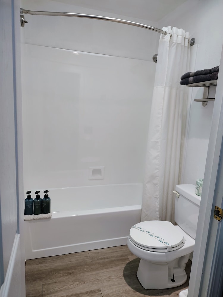Pacific Plaza Hotel - photo 153