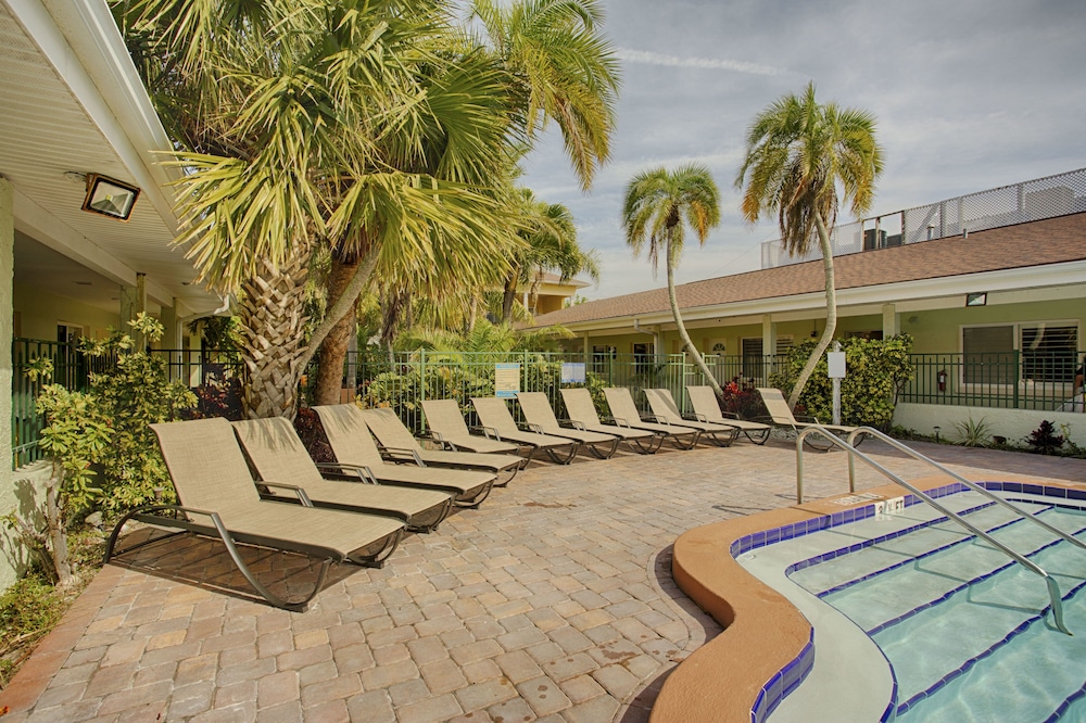 Hotel Sol - photo 33