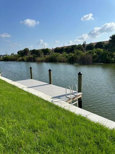New with Pool & Pier Perfect for two Families in Cape Coral, United States