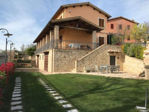 Antico Casale San Lorenzo — 4-Star Luxury Hotel in Foligno, Italy