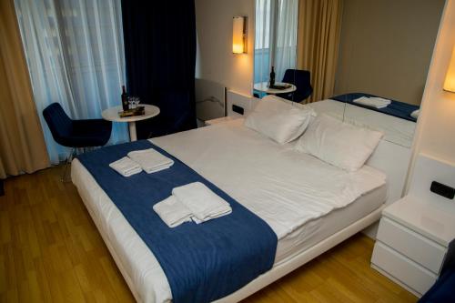 Beautiful apartments near the sea ORBI CITY N2