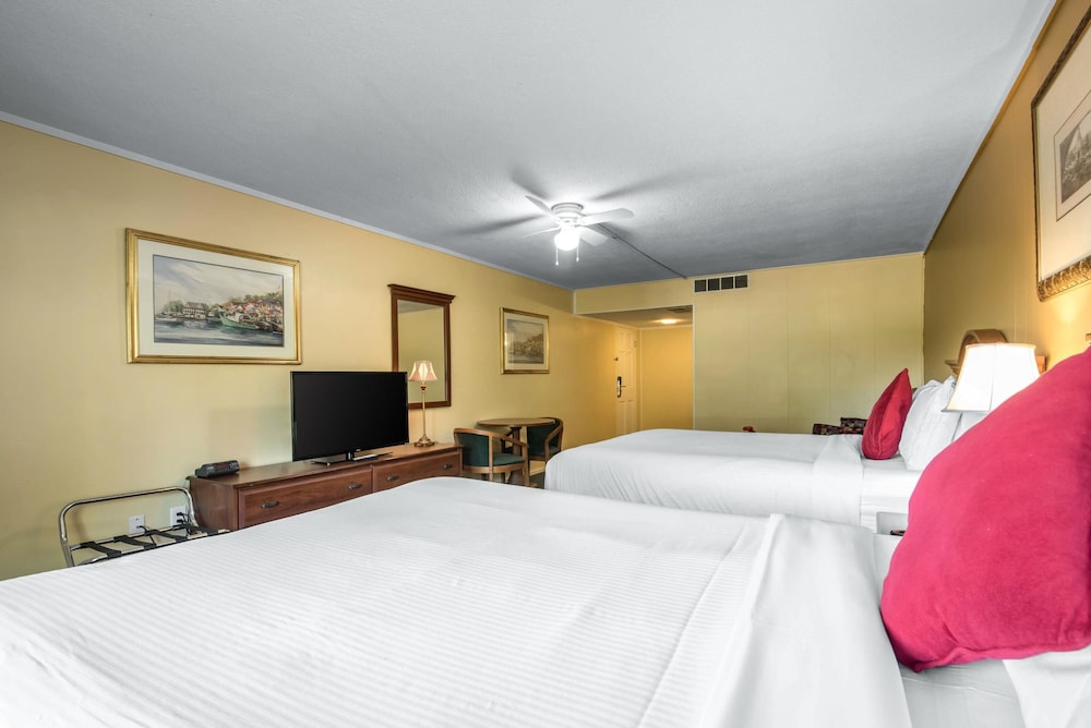 Econo Lodge Inn & Suites Tilton - photo 7
