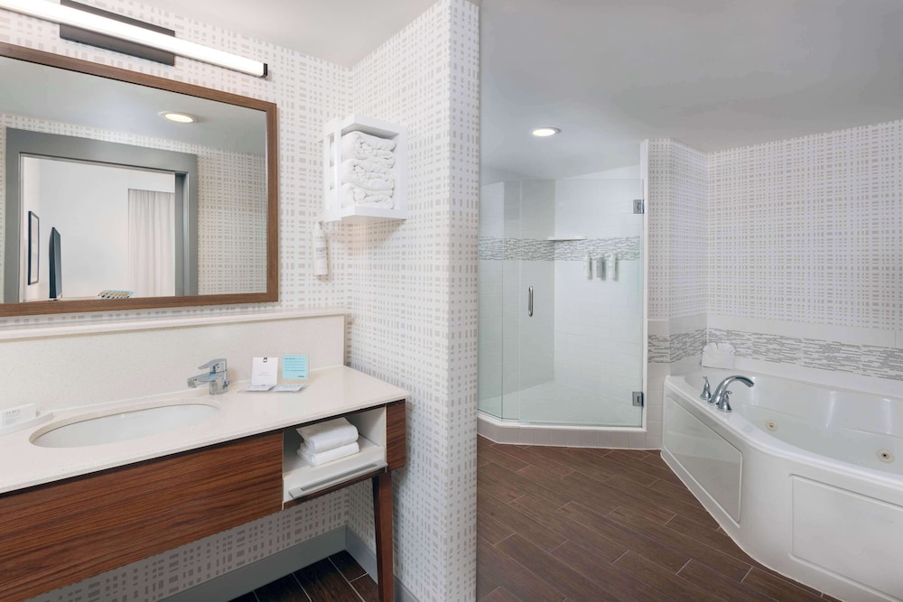 Hampton Inn & Suites Clearwater Beach - photo 38