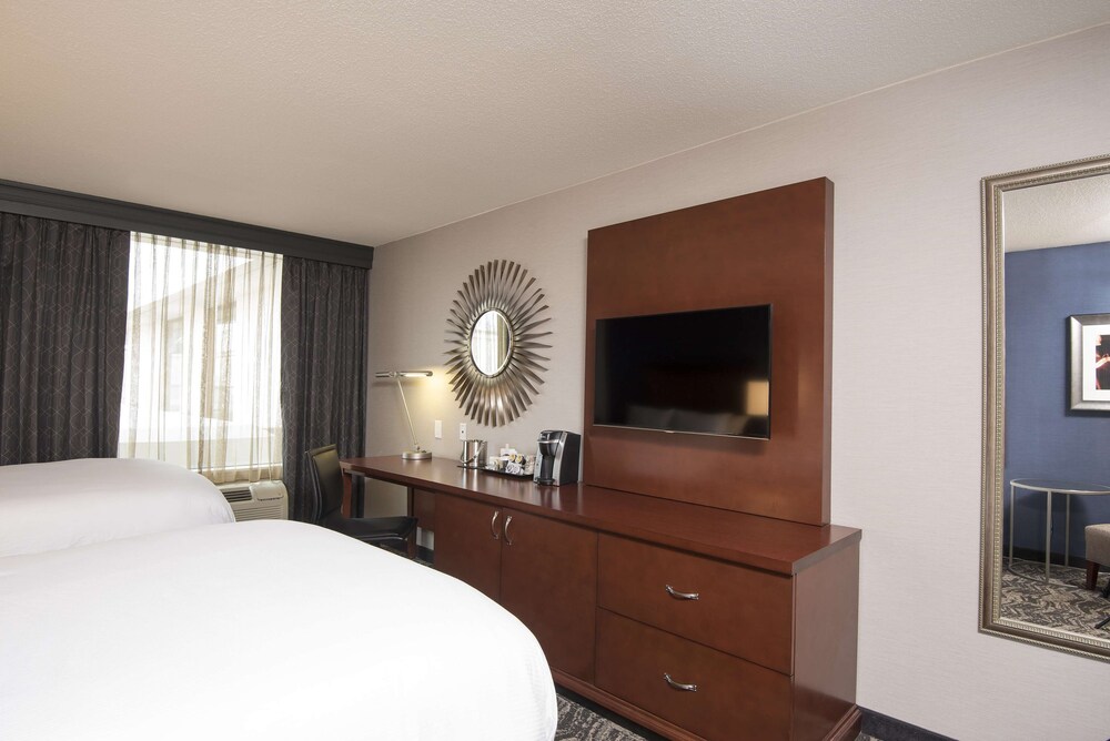DoubleTree by Hilton Schenectady Downtown - photo 9
