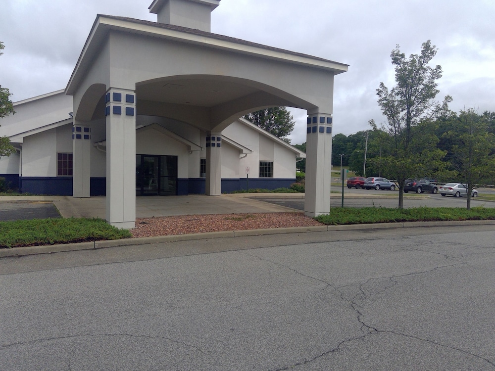 Super 8 by Wyndham Highland NY