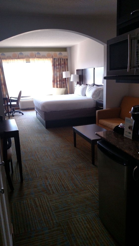 Holiday Inn Express Hotel & Suites PERRY by IHG - photo 5