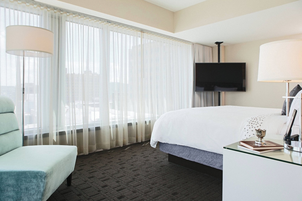 Renaissance Allentown Hotel - photo 11