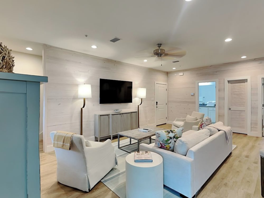 Cottages at Old Bay #5 by Southern Vacation Rentals — 4-Star Luxury Hotel in Orange Beach, United States