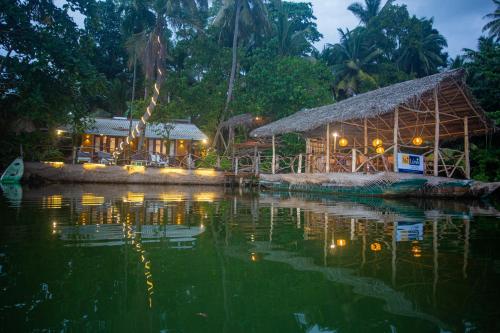 Aki Luna Lagoon Resort Hikkaduwa in Hikkaduwa, Sri Lanka