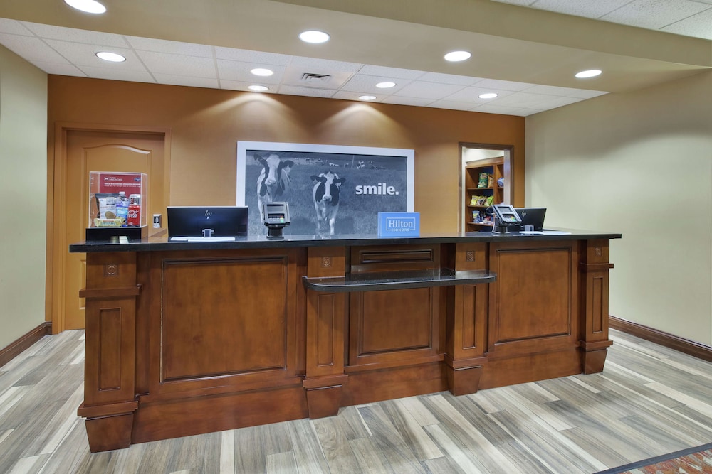Hampton Inn & Suites Wichita Northeast - photo 3