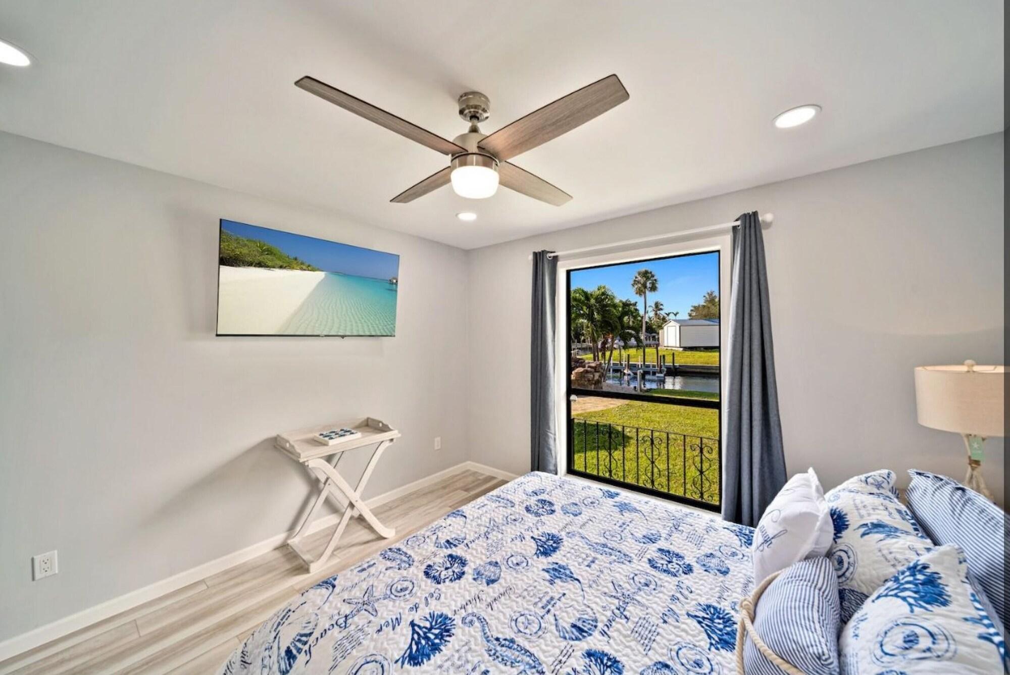 Experience of a Lifetime Waterfront Living in Fort Myers, United States
