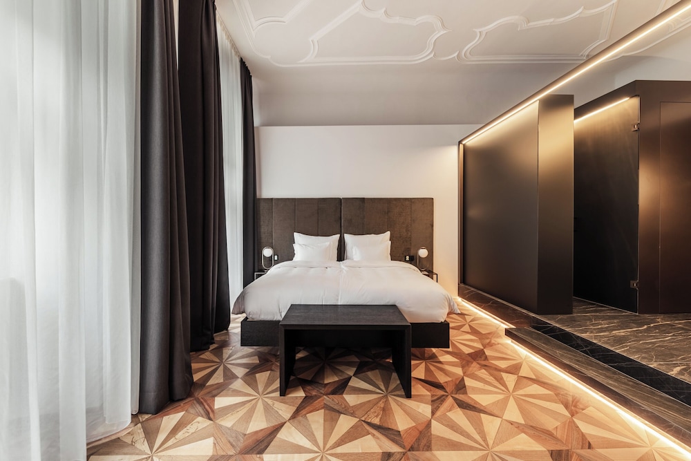 META SUITES historic city living in Bolzano, Italy