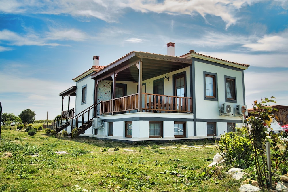 Tinos Otel & Bağ Evi in Bozcaada, Turkey