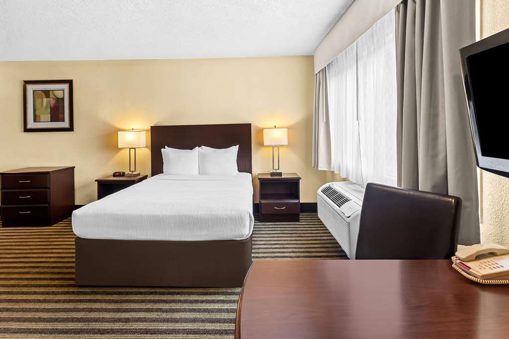 Quality Inn & Suites Vancouver Hazel Dell - photo 14