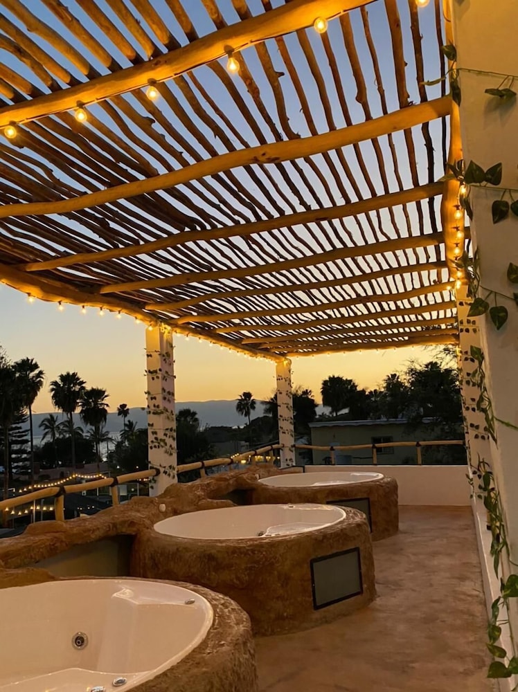 Hotel Spa el Gran Coral By Rotamundos in Jocotepec, Mexico