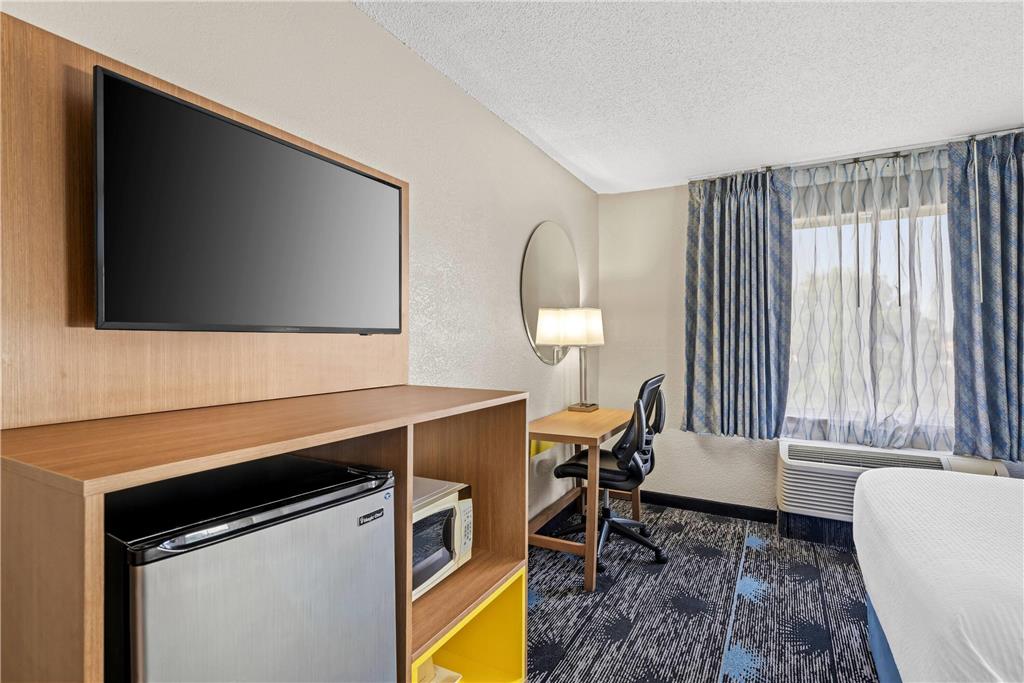 Days Inn by Wyndham Chattanooga Hamilton Place - photo 18
