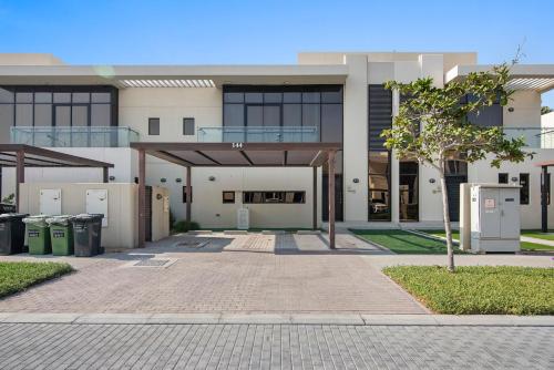 StoneTree Pelham Villa 3 BR Damac Hills — 4-Star Luxury Hotel in Dubai, United Arab Emirates