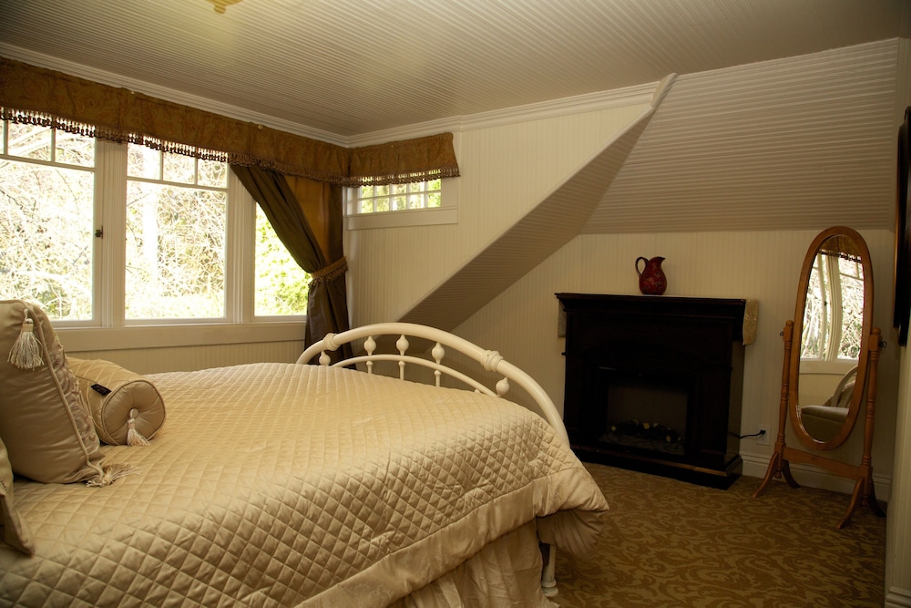 Monarch Cove Inn - photo 21