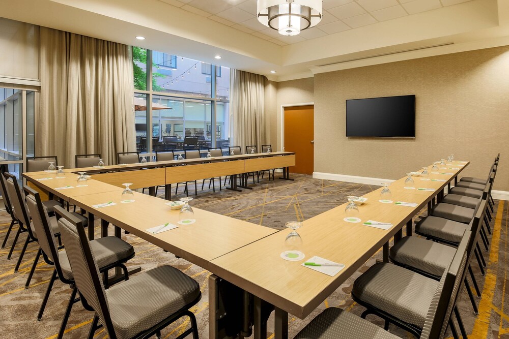 Courtyard by Marriott Pittsburgh Downtown - photo 31