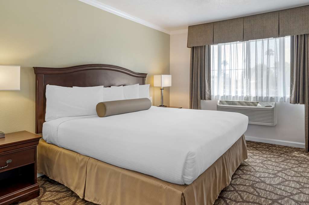 Best Western Salinas Monterey Hotel - photo 18