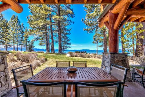 The PEAK Denali 13 The Ultimate in Lakefront Luxury — 4-Star Luxury Hotel in South Lake Tahoe, United States