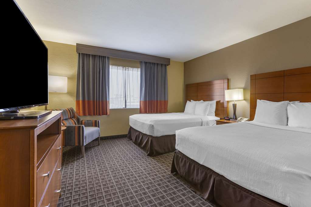 Best Western Plus Scottsdale Thunderbird Suites - photo 3