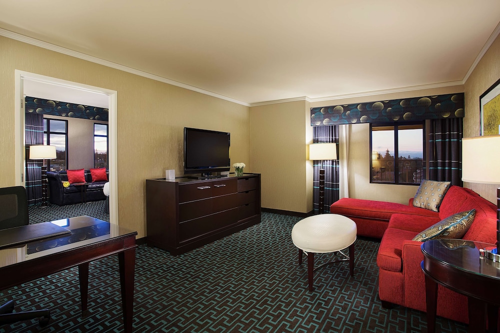 Juniper Hotel Cupertino Curio Collection by Hilton - photo 13