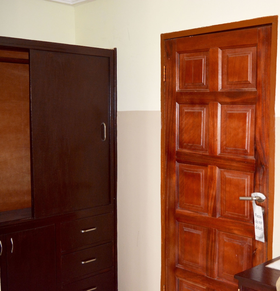 Kunta Kinte Hotel — Accra — photo 4