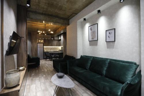 1 BR Apartment in Isani