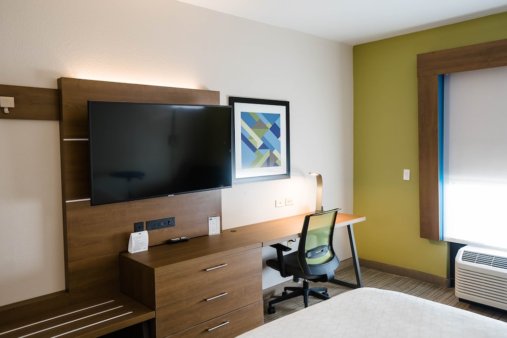 Holiday Inn Express & Suites Knoxville Farragut by IHG - photo 12