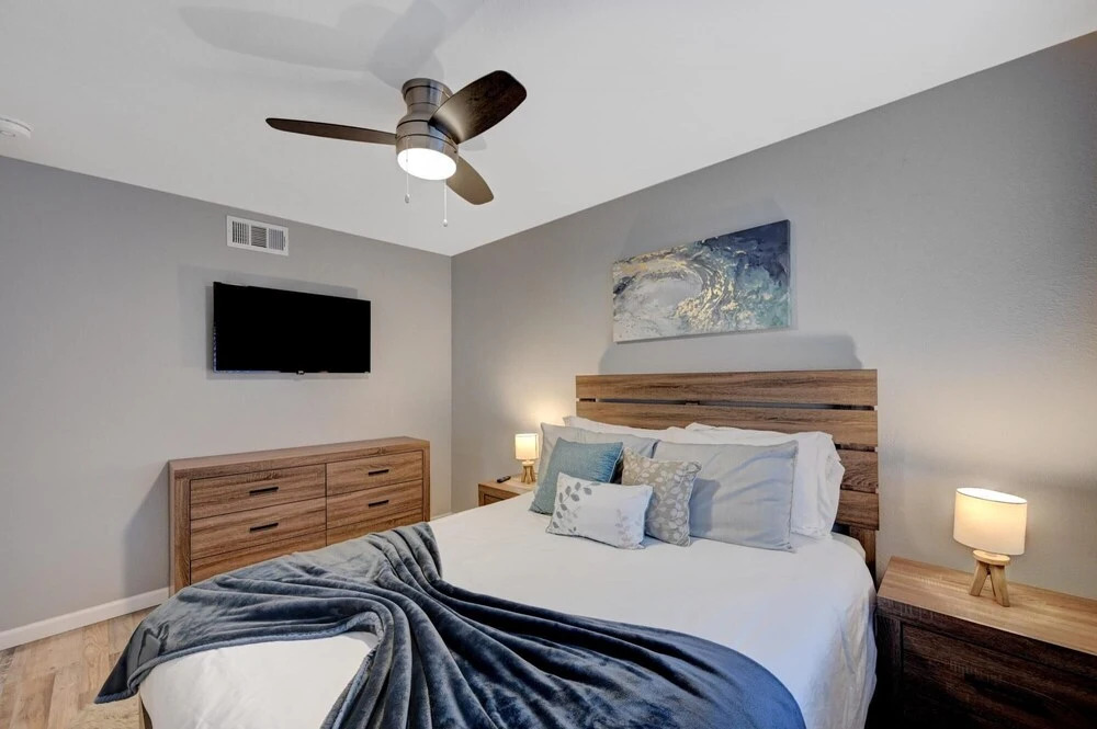 Fresh & Fun Vegas 4BR w Heated Pool Dog Friendly - photo 5